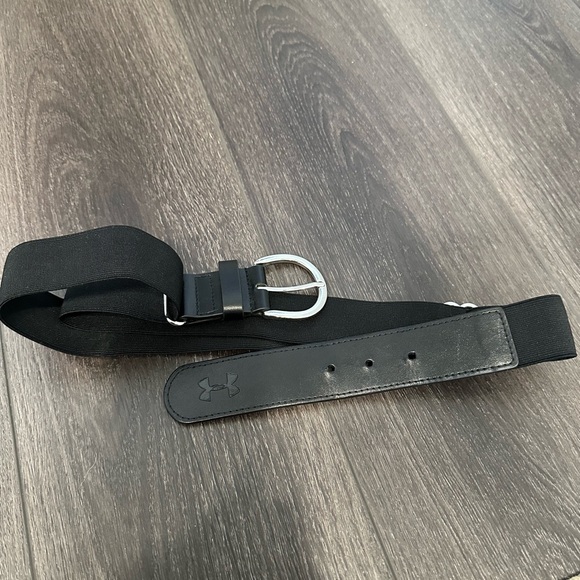 Under Armour Accessories - Under Armour Black Softball Belt,women’s small,adjustable,great condition